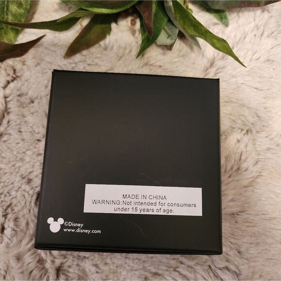 BAUBLEBAR NEW IN BOX GOLD DISNEY MICKEY MOUSE HEART EARRINGS - Picture 4 of 4